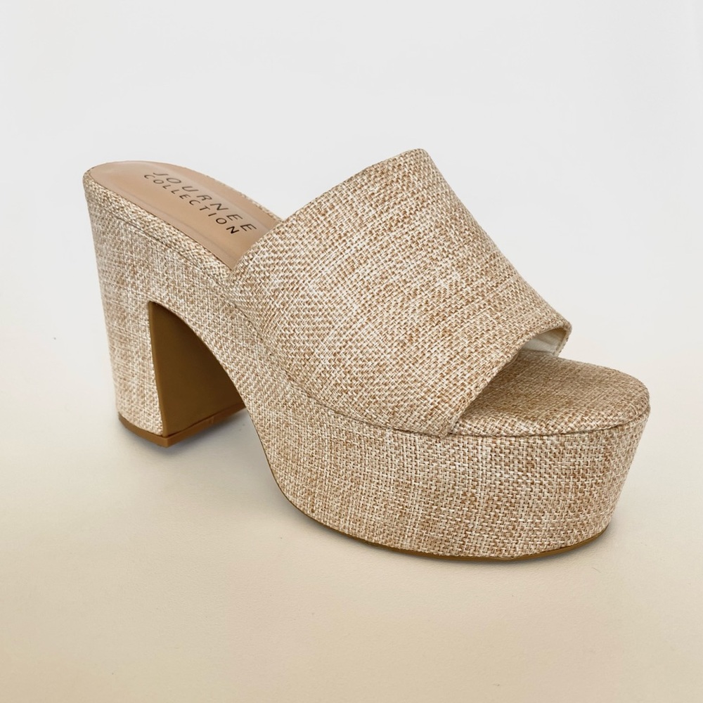 Journee Collection Tru Comfort Enyaa Sandal